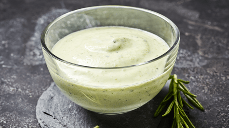 Molho de courgette e queijo fresco de cabra