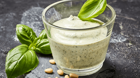 Molho de queijo Quark e pesto