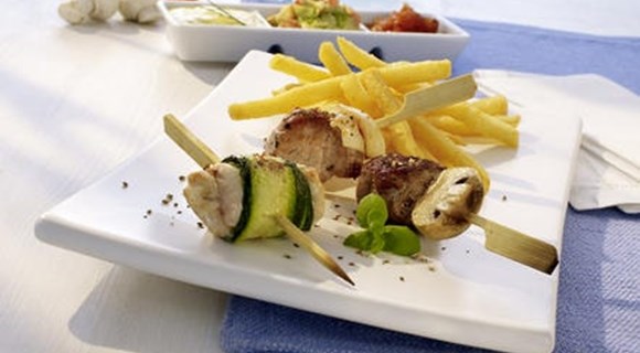 Espetadinhas de 3 carnes com 3 legumes e batatas Golden Long