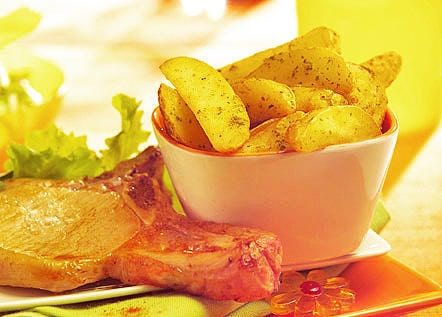 Costeletas de porco com Gomos de batata Mediterranean Potatoes